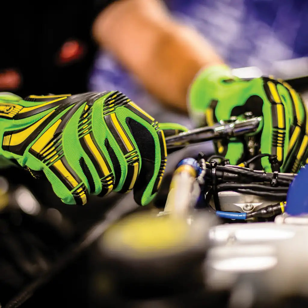 Granberg 9001 i bruk – sikkert grep med G-Tech® og støtbeskyttelse ved krevende vedlikeholdsarbeid