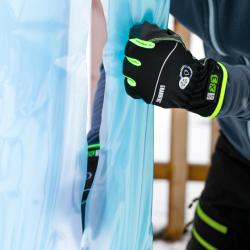 Antiskli i håndflate gir sikkert grep ved montering i vintervær