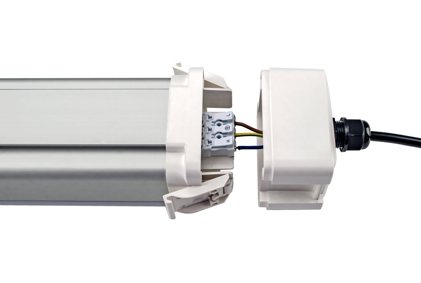 Nærbilde av koblingsrom med hurtigklemmer på LED tri-proof industriarmatur – verktøyfri tilkobling, IP65